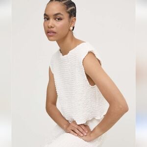 4 For 30$ 🧞‍♀️🧞‍♀️🧞‍♀️Y2K White Textured Crinkle Top